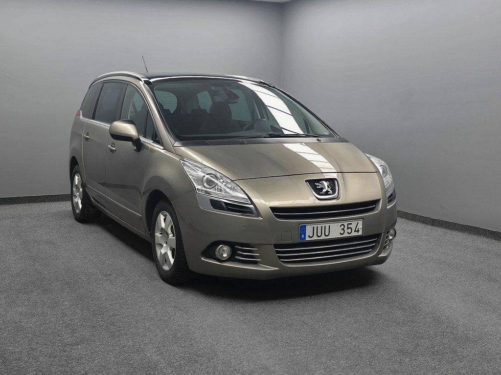 Peugeot 5008 1.6 HDi Aut 111HK Panorama HuD Ditec Nyservad