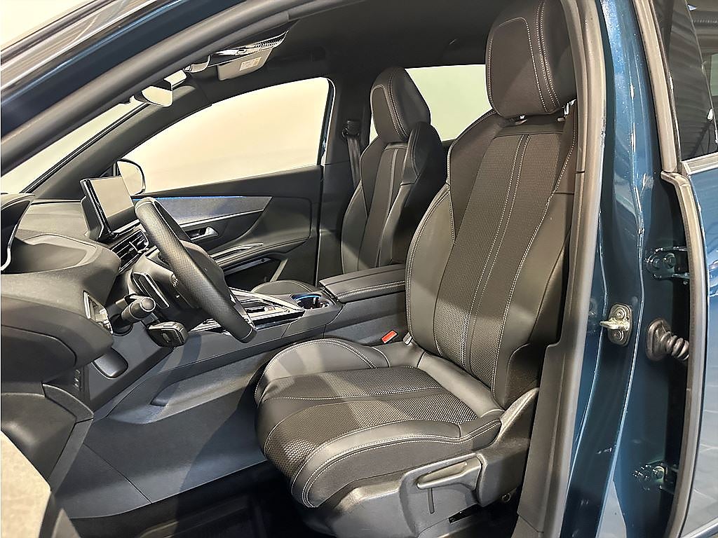 Bild på Peugeot 3008 GT 1.2 PT 130hk Aut - B-KAMERA, CARPLAY