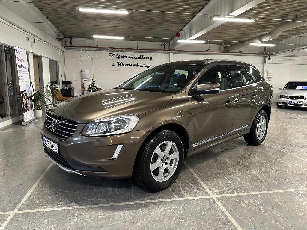 Volvo XC60 D5 AWD Summum 1-Ägare Backkamera Drag Rattvärme Keyless