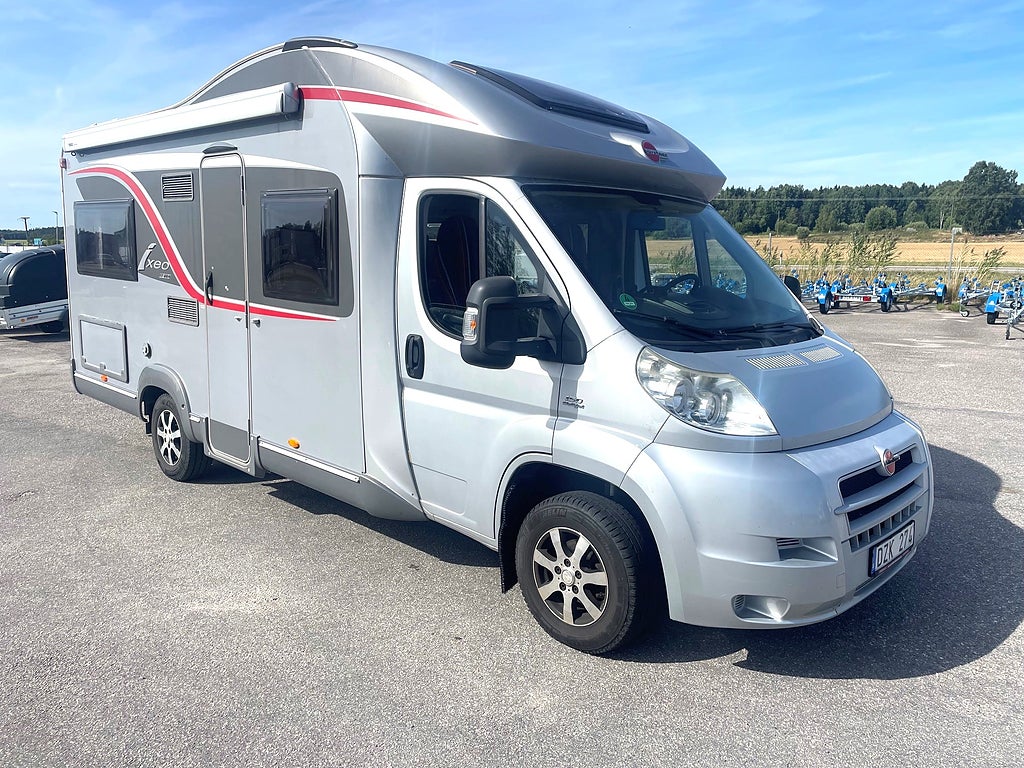 Bürstner Ixeo 664, taksäng, solcell, 150 hk, 3500 kg 