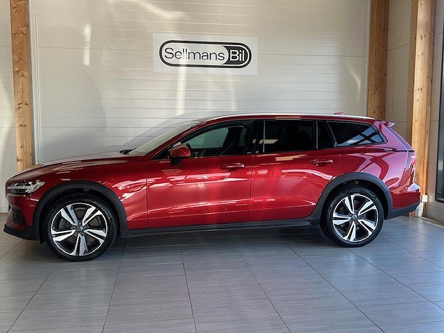 Volvo V60 Cross Country B4 AWD Momentum Drag/V-hjul/LED