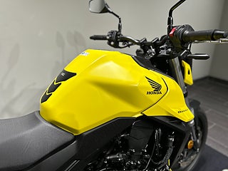 Honda CB750 Hornet / Helsystem/ Handtagsvärme /Quickshifter /Räntefri