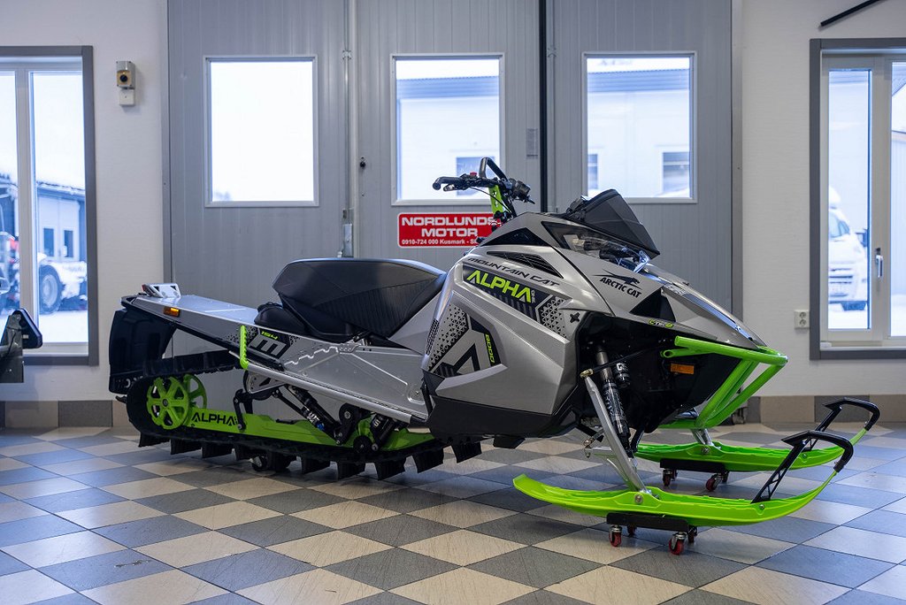 Arctic Cat M 8000 ALPHA *ELSTART & NY MATTA*SKOTERNS DAG KAMPANJ 3,95%*