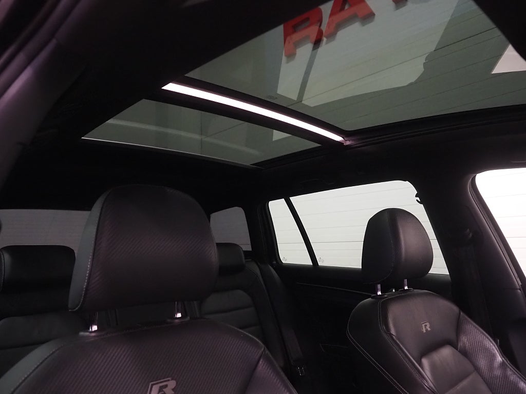 Volkswagen Golf SC R 2.0 TSI 4M 300hk Pano Skinn Dynaudio Keyless Navi 2015