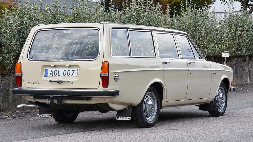 Volvo 145 Sport T28 B18B har renoverats till toppskick. Foto: Bilweb Auctions
