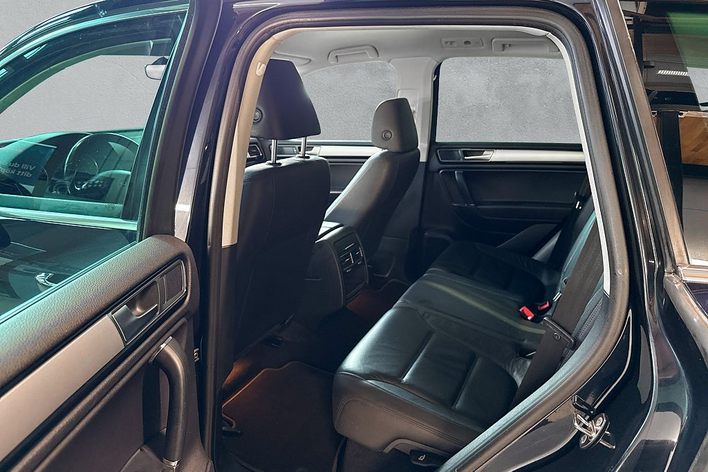 Volkswagen Touareg 3.0 V6 TDI DPF BMT 4Motion R-Line B-Kamera  2-ägare