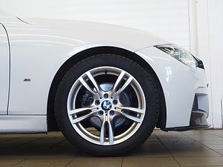 Sedan BMW 330e 8 av 21