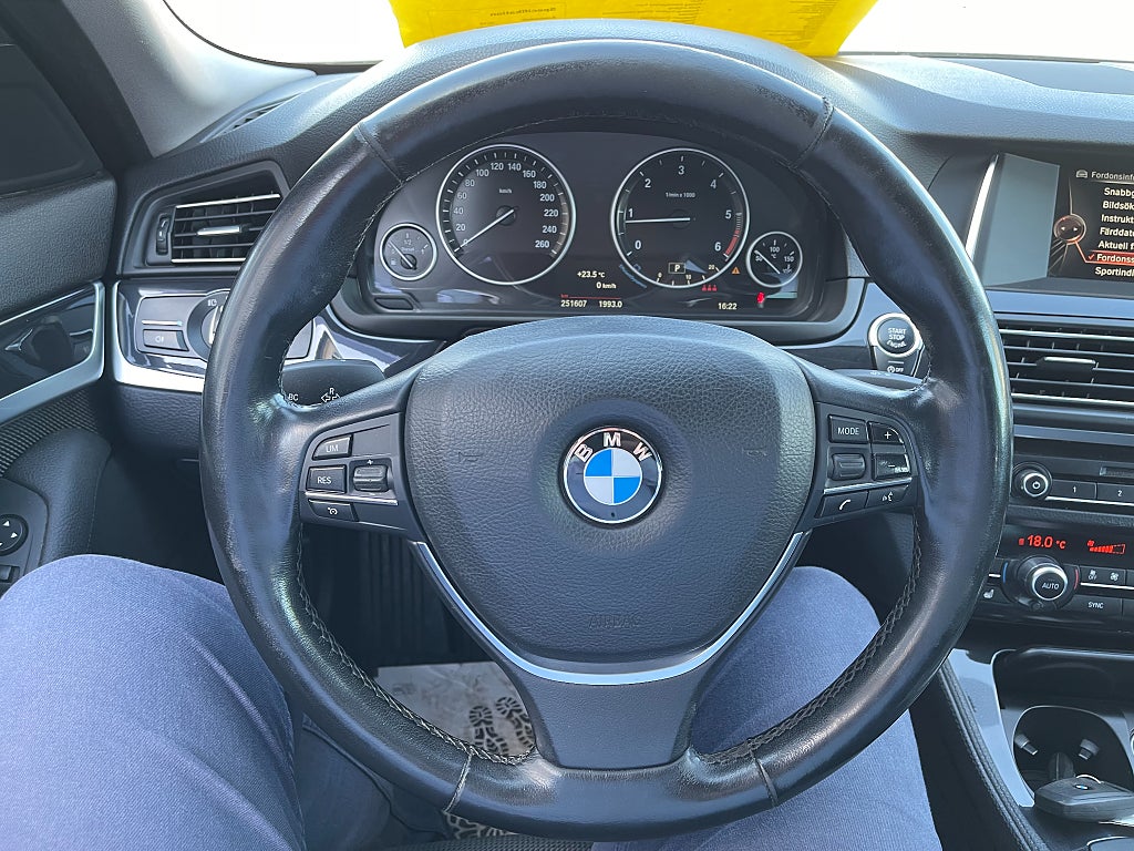 BMW 520d xDrive Touring 190 hk VÄRMARE DRAG