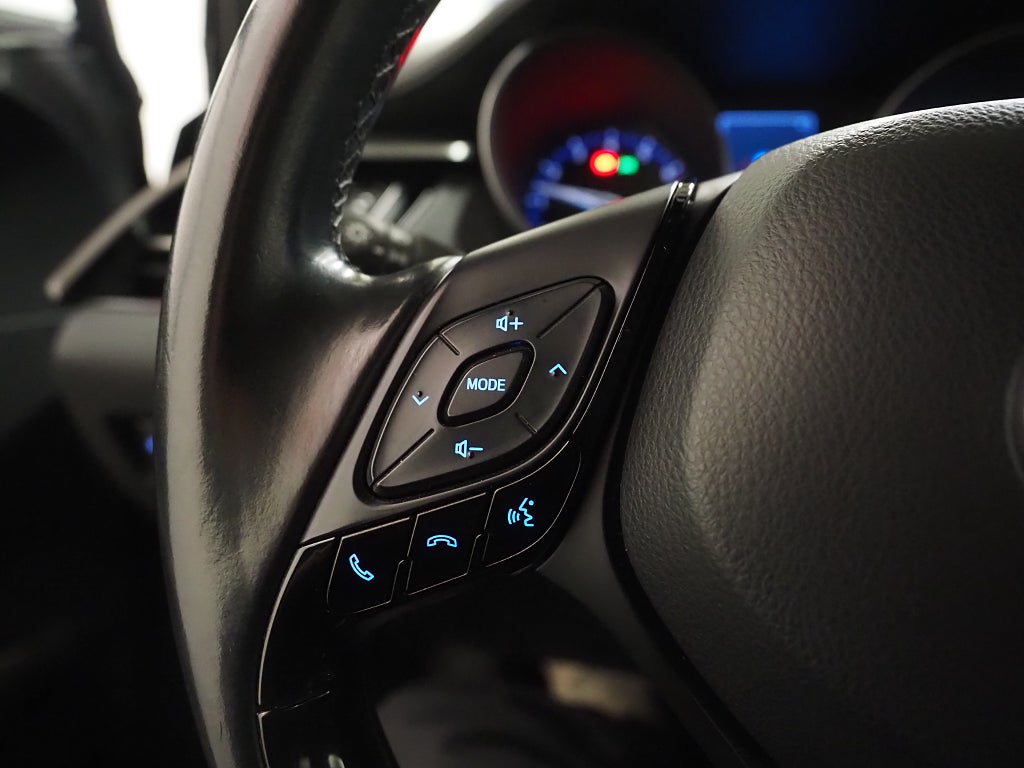 Toyota C-HR 1.2 Turbo 116hk Active Dragkrok Kamera Lane Assist 2019