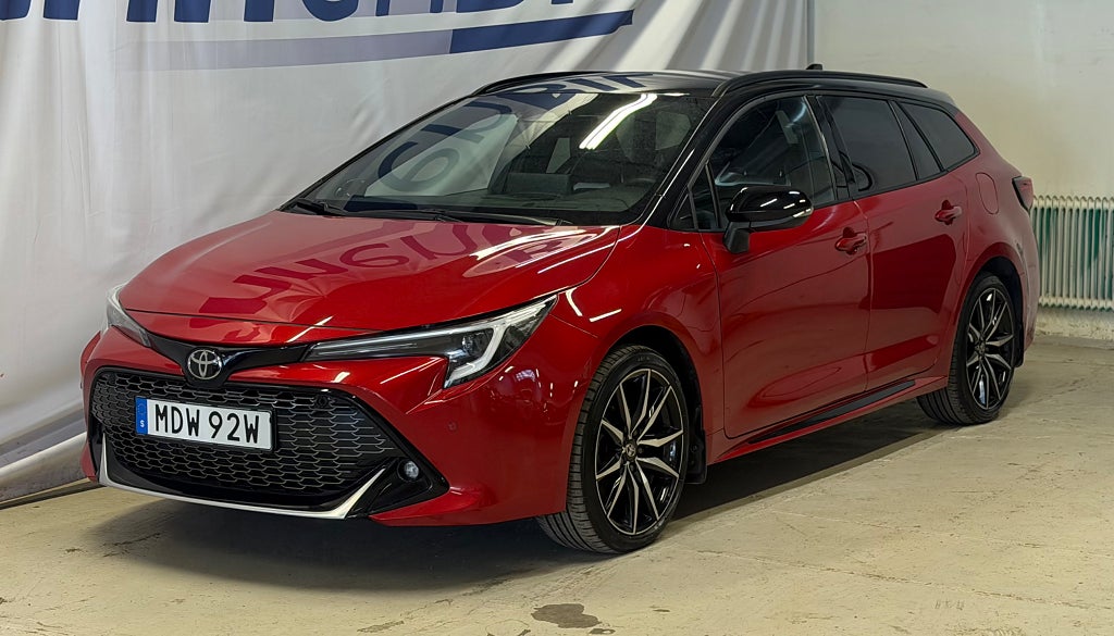 Toyota Corolla Touring Sports Hybrid e-CVT GR Sport besiktigad