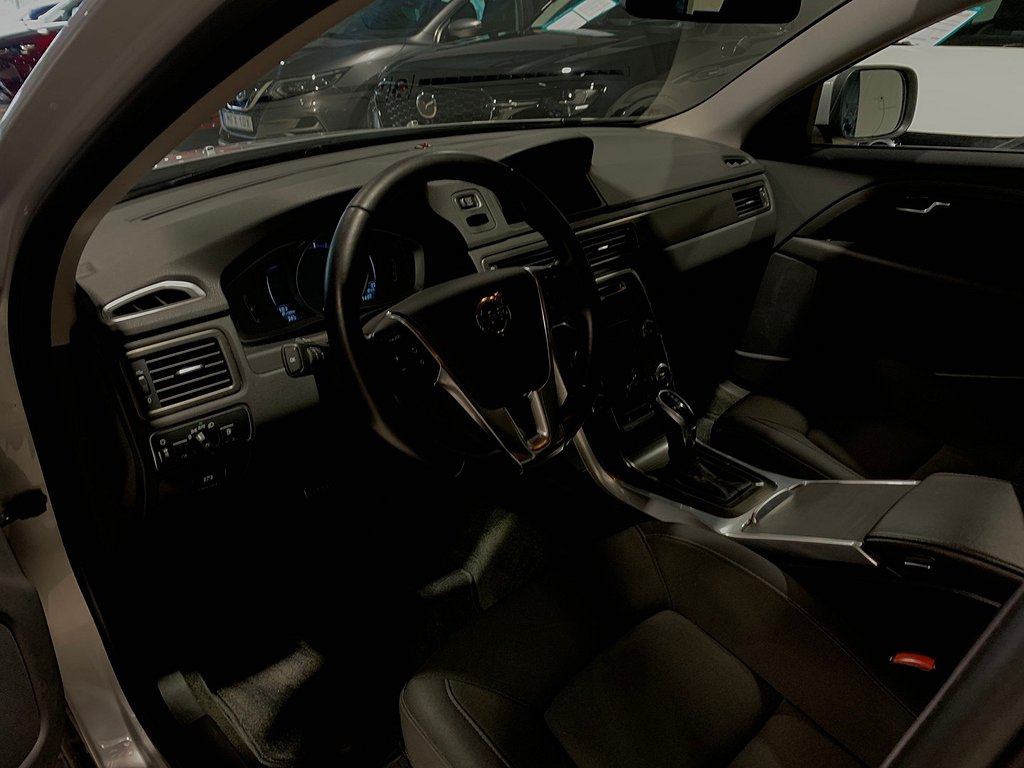 Volvo XC70 D4 AWD Momentum | 1 ÄGARE | LÅGA MIL | DRAG 2015