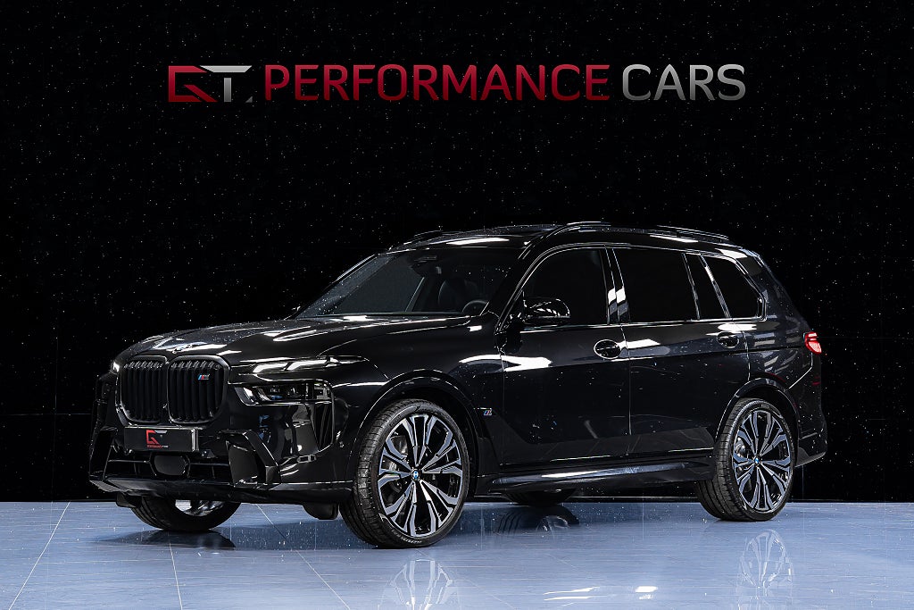 BMW X7 M60i xDrive 2026 MOMS Pano Sky 23" B&W DAP Dragkrok HuD