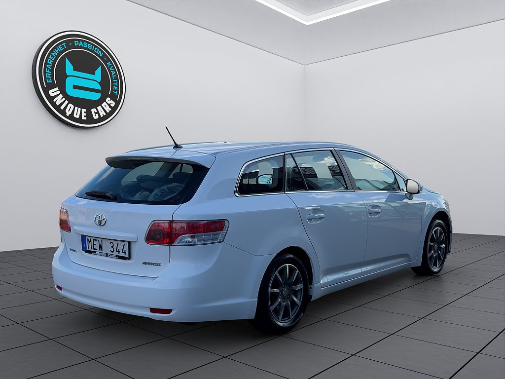 Toyota Avensis 2011 - miniatyr 4