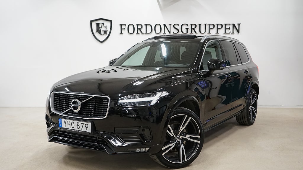 Volvo XC90 D5 AWD R-Design / 7-Sits / Pano / Drag / Värmare