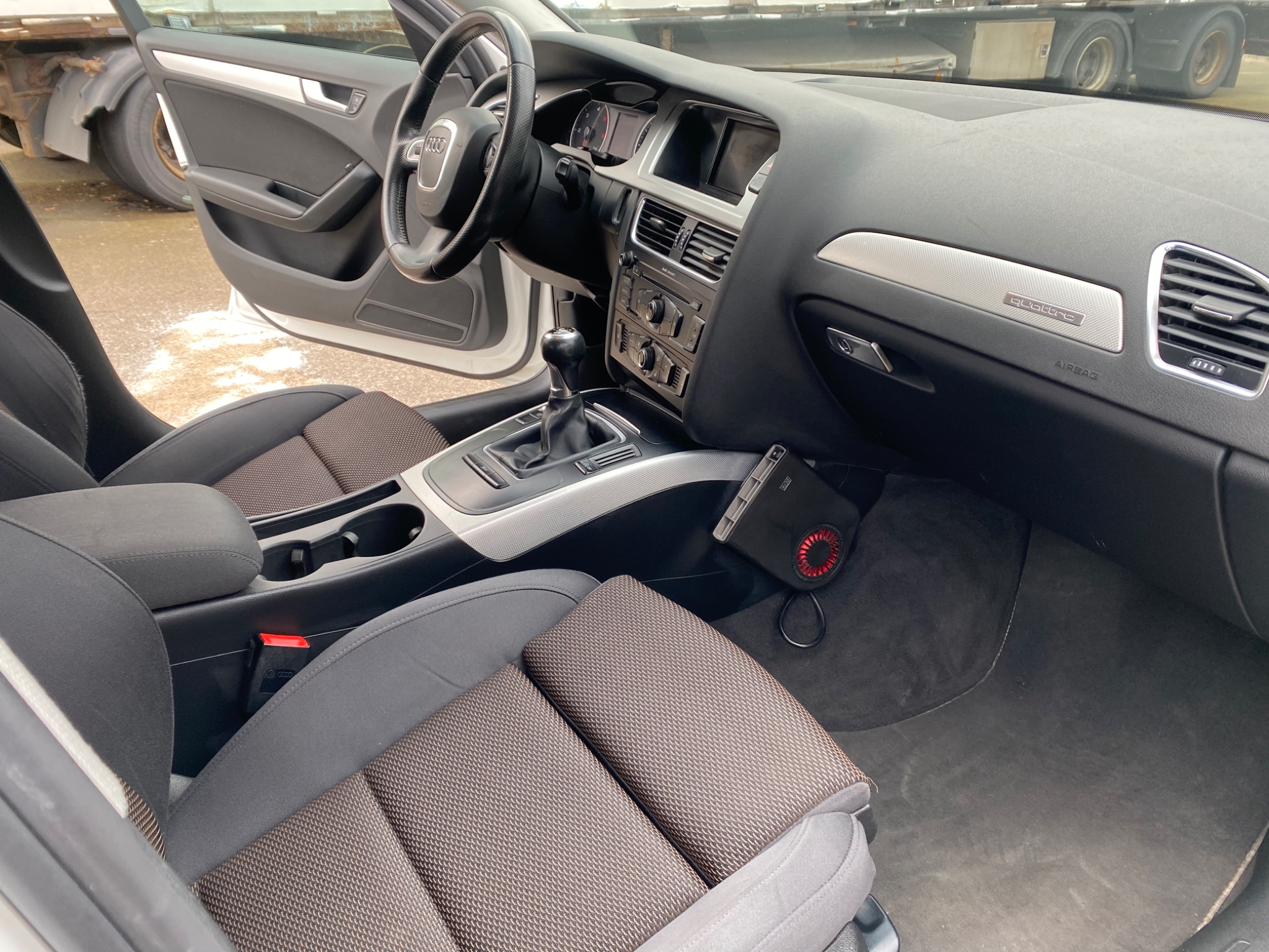 Audi A4 2011, bild 7/41
