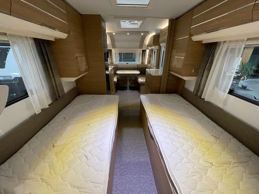 Adria Adora 572 UT /ALDE/Långbäddar/Markis/Badrum bak - Adria