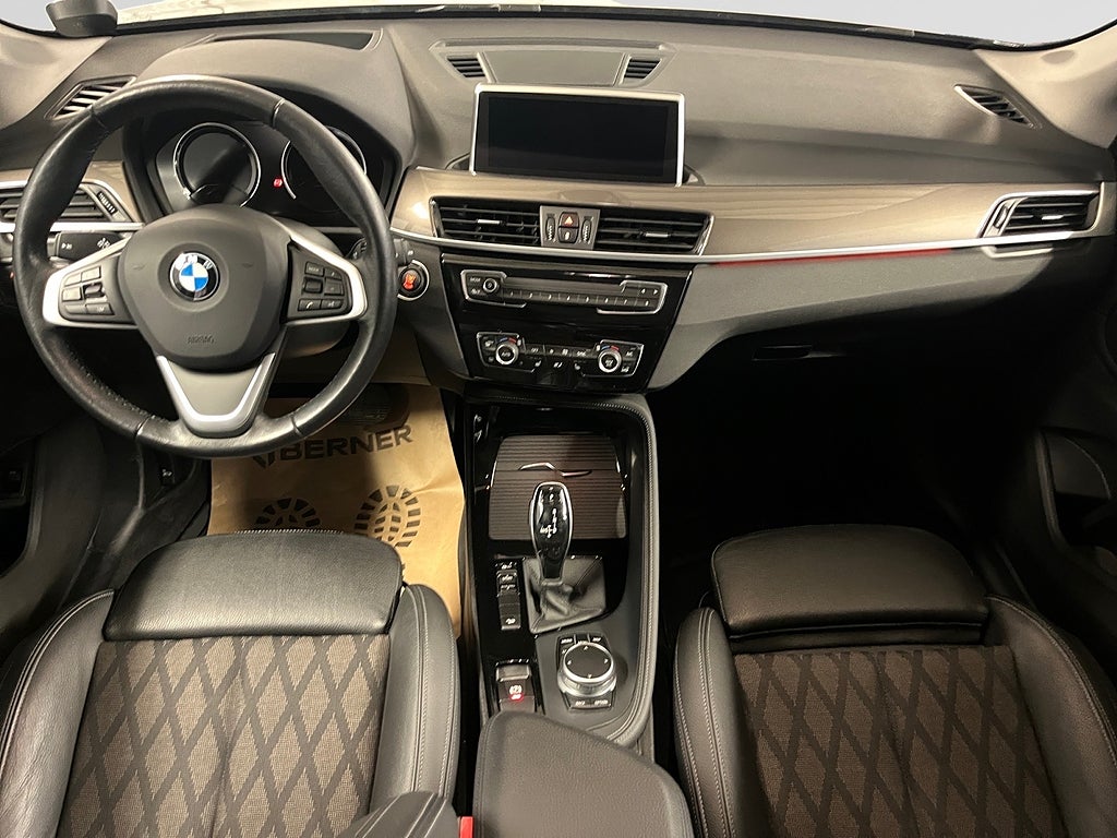 BMW X1 xDrive20d Aut xLine Dragkrok Farth 4WD Panorama HUD bild 10