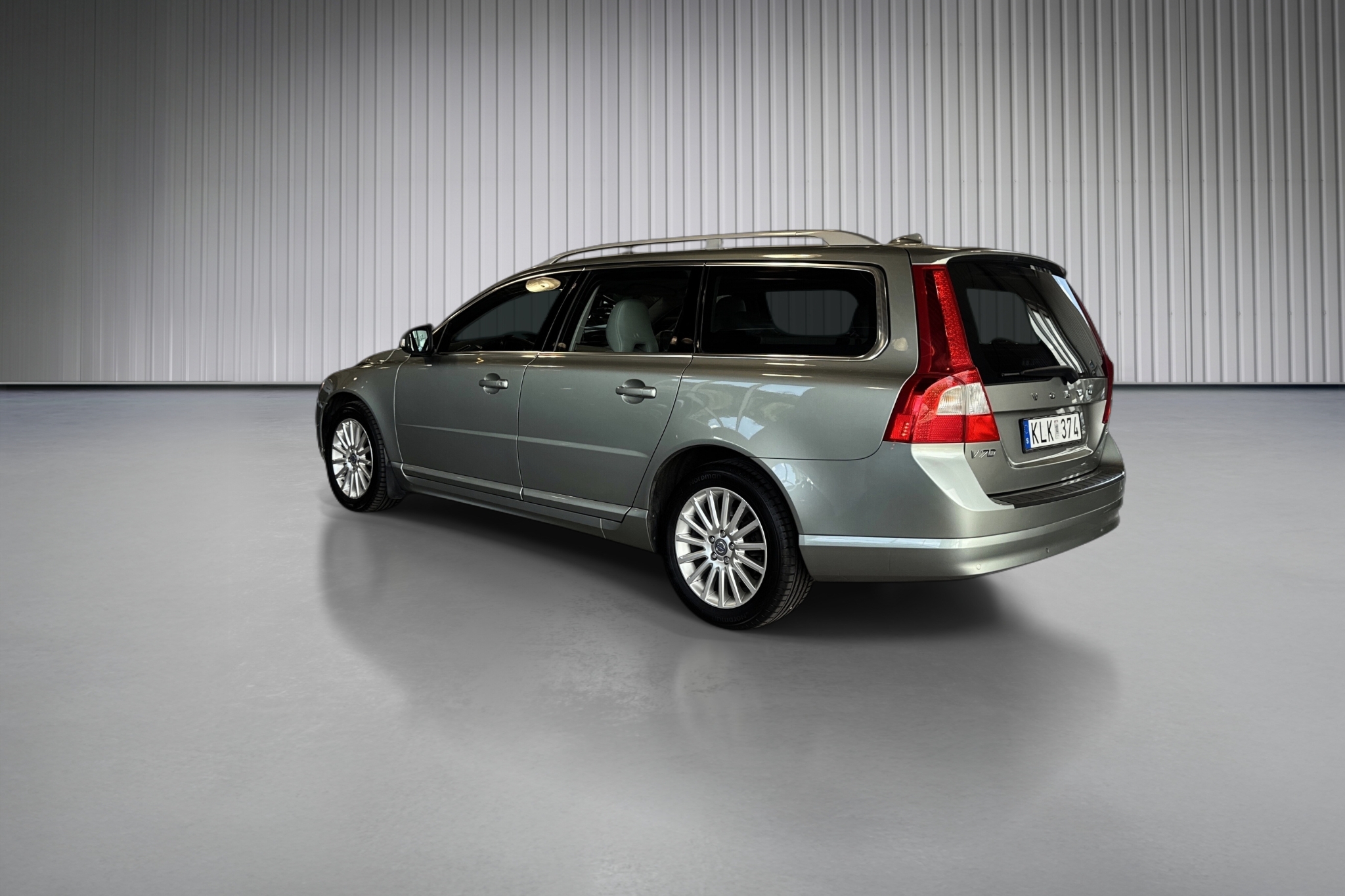 Volvo V70 2.4D Geartronic 2008, photo 6/43