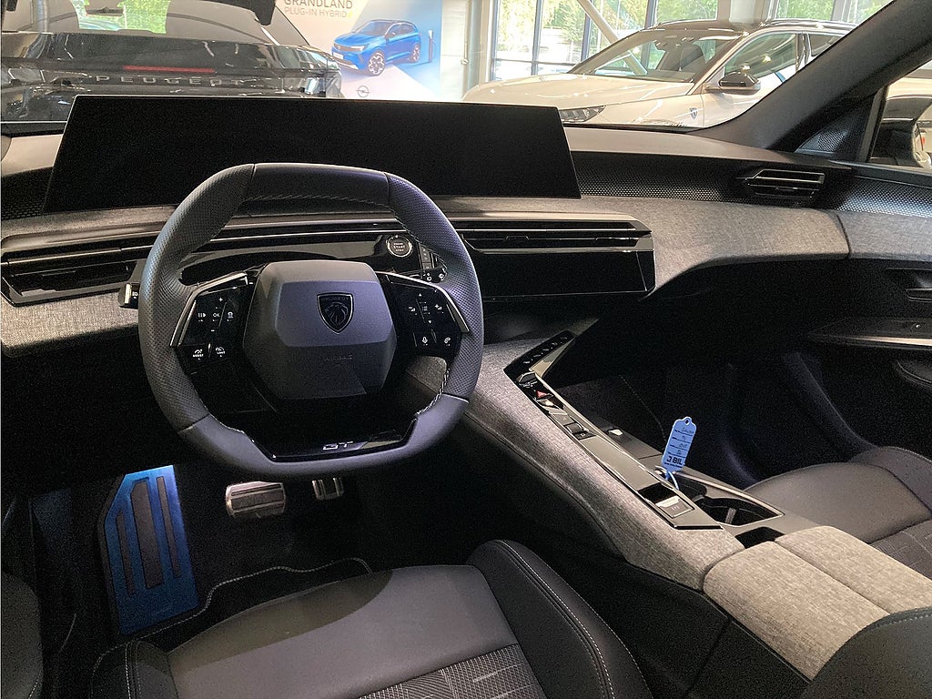 Bild på Peugeot 5008 GT Hybrid 145hk Aut - NYA VINTERHJUL INGÅR!