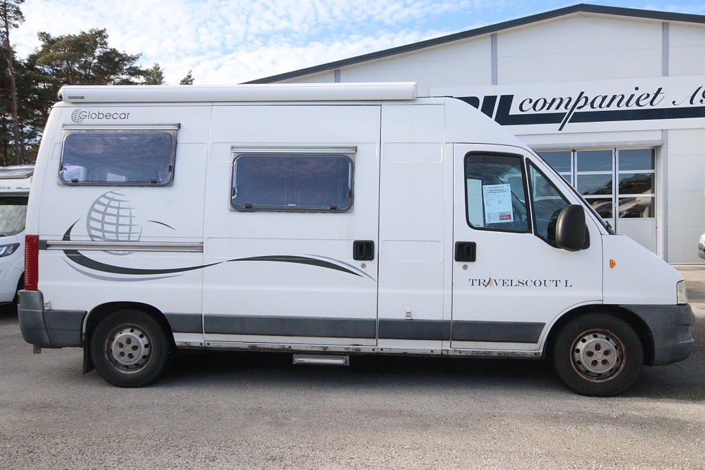 Globecar Travelscout (128 Hk) Plåtis under 6 meter + Drag