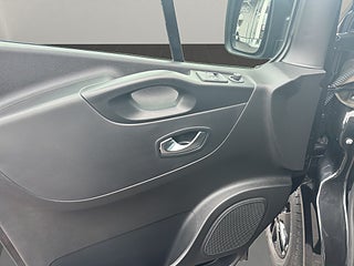 Transportbil - Skåp Renault trafic 15 av 22