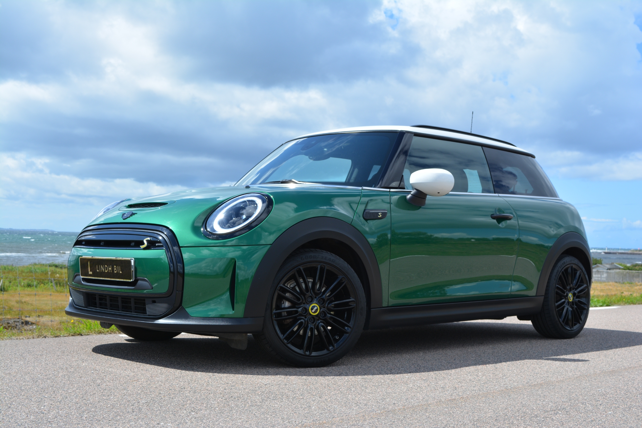 MINI Cooper SE 184 HK 2023, photo 4/70