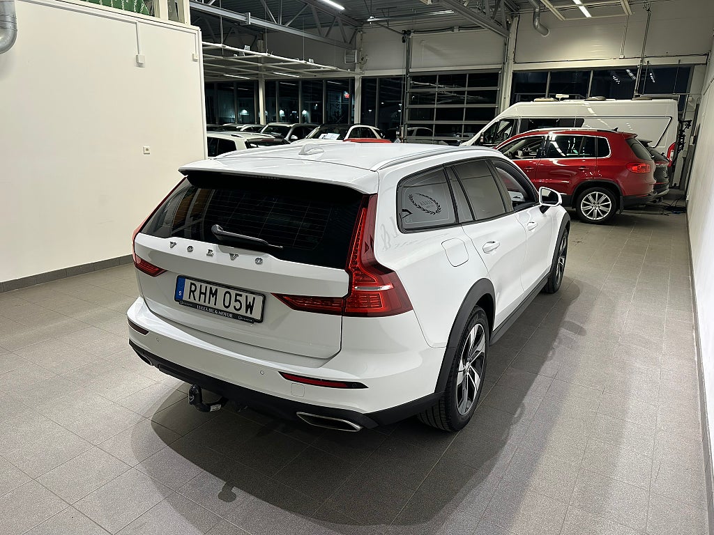 Volvo V60 Cross Country 2020 - miniatyr 3