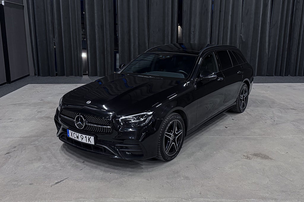 Mercedes-Benz E 300 T de 4M AMG|Panorama|Burmester|360|Värmare|Drag