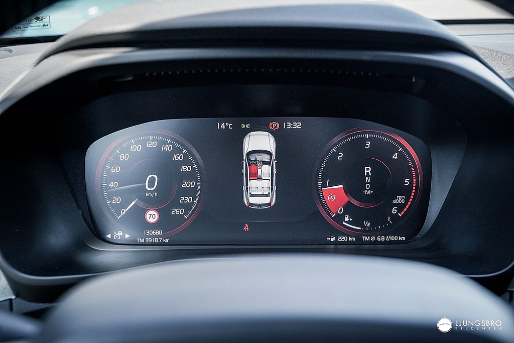 Volvo XC40 D4 AWD Inscription / Drag / Värmare / Pano / Skinn