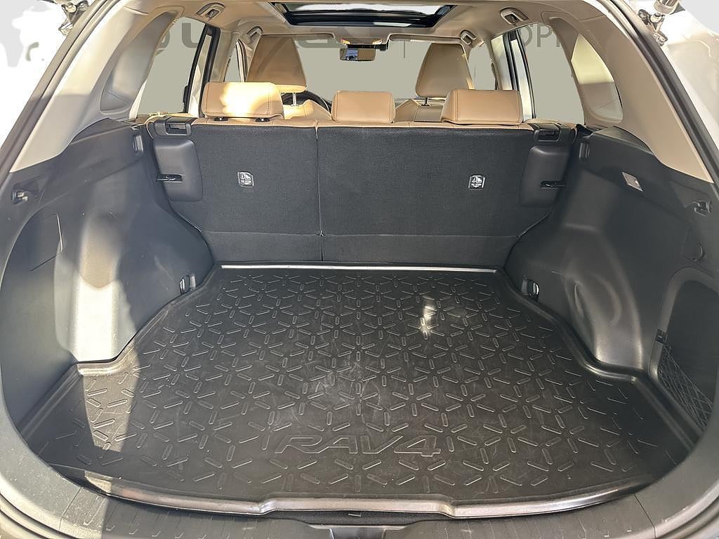 Toyota RAV4 2020 - miniatyr 9