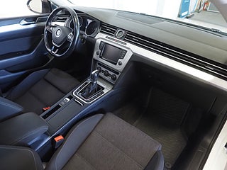 Kombi Volkswagen Passat 9 av 25