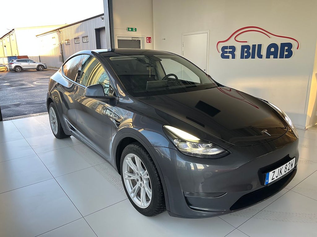 Tesla Model Y Long Range AWD AutoPilot