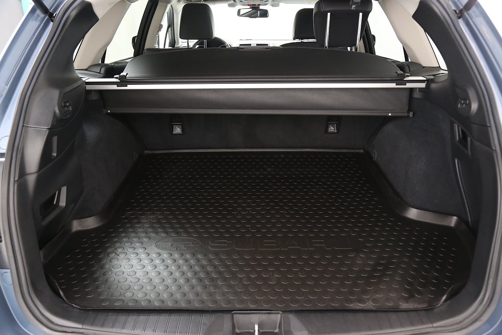 Subaru Outback 2,5i 175hk Ridge AWD Aut Skinn Motorv Drag Bränslev 2019