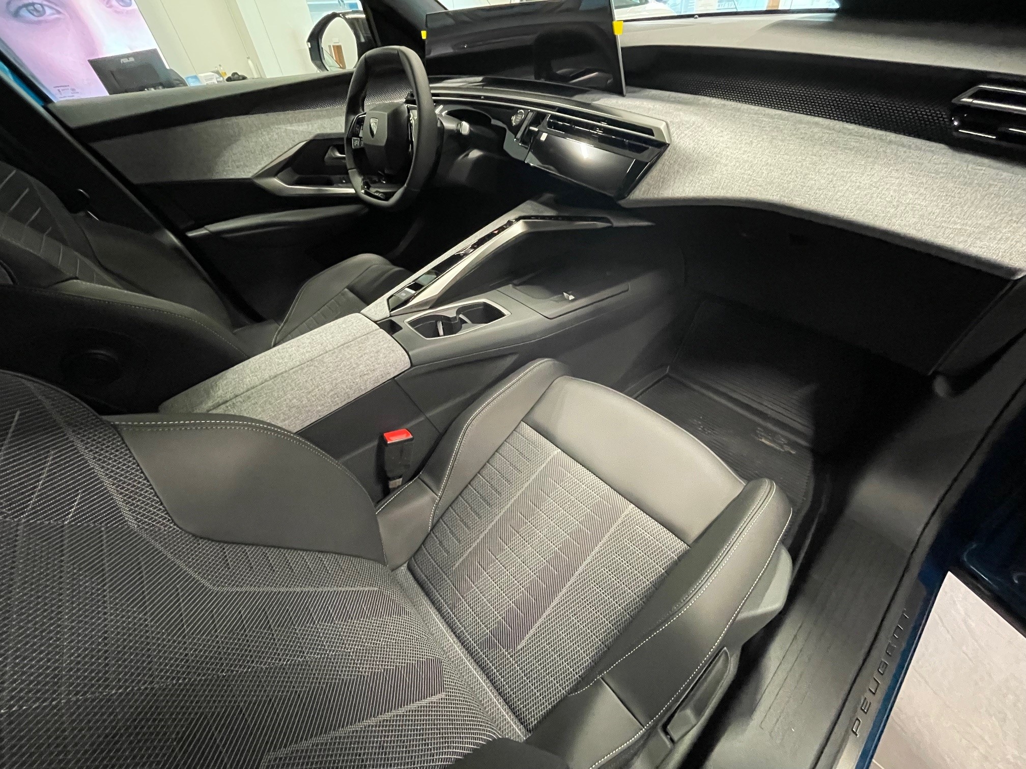 Peugeot e-3008 GT 2026, bild 7/10