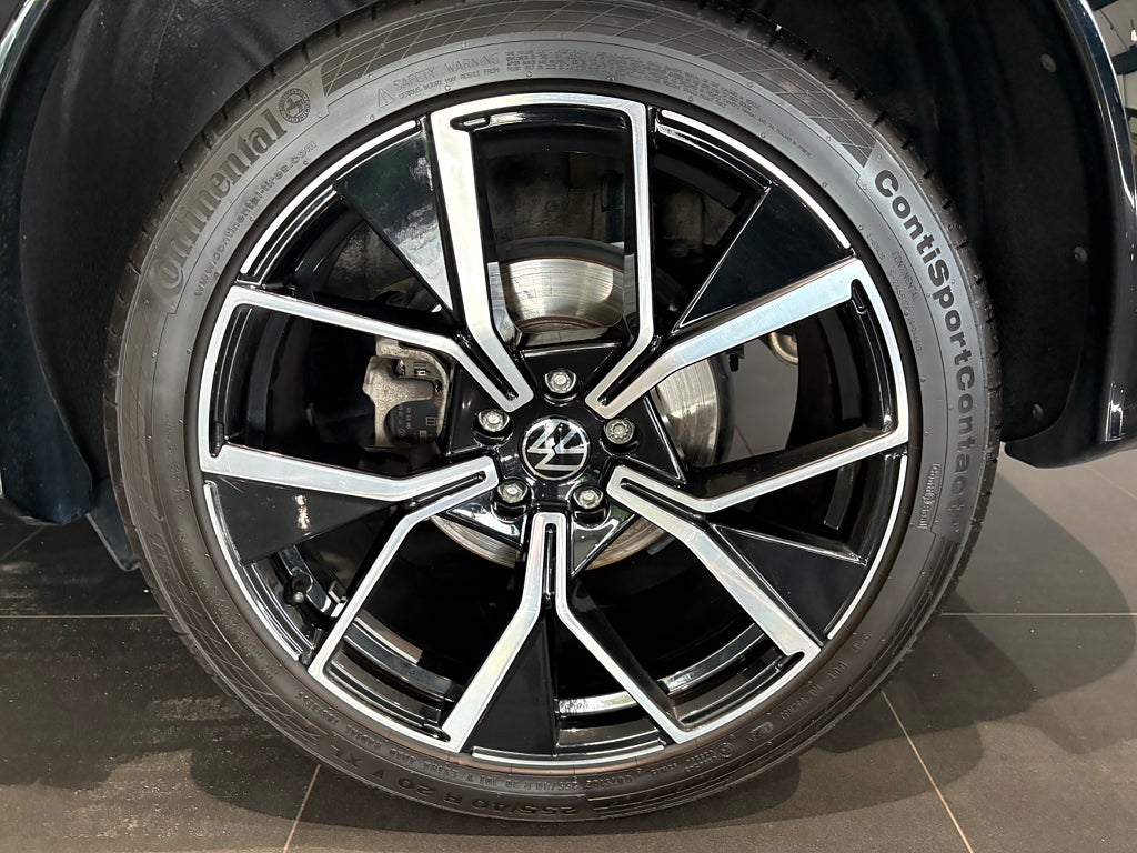 Volkswagen Tiguan 2.0 TDI R-line 4Motion Värmare Läder - bild 13