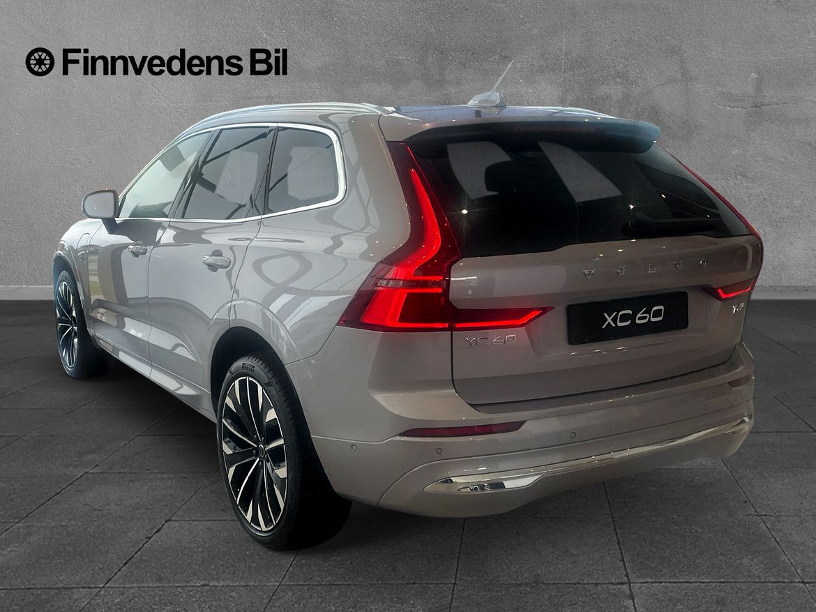 Volvo XC60 2026, photo 2/37