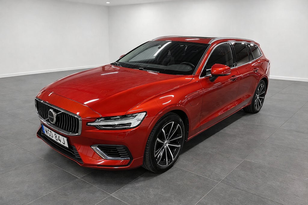 Volvo V60 Recharge T6 AWD Plus, Panorama B-kamera Drag GPS V-däck