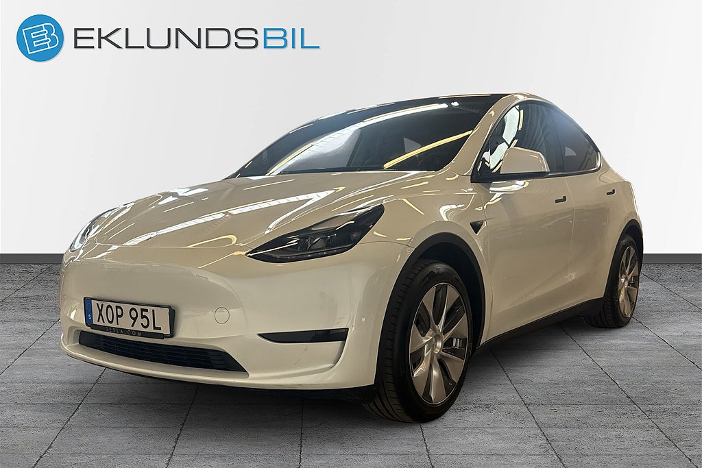 Tesla Model Y Standard Range RWD Autopilot Pano Drag
