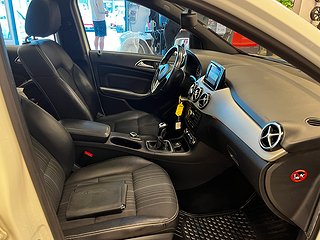 Mercedes-Benz B 180 CDI Sport Pano/SoV-däck/Mvärm/Nybesiktad