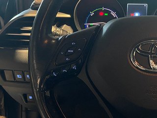 SUV Toyota C-HR 14 av 24