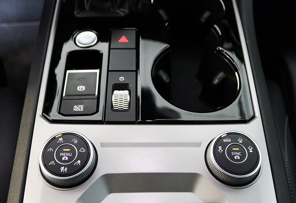 Volkswagen Touareg R eHybrid MOMS Innovation Luftfjädring Dynaudio HuD