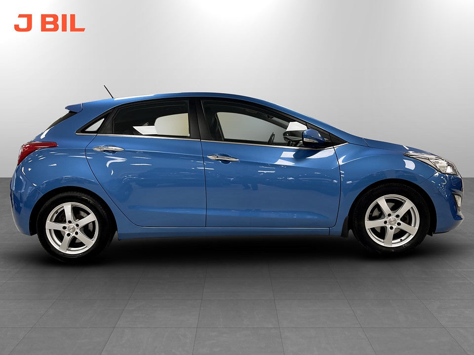 Bild på Hyundai i30 Comfort 5D 1.6 GDI 135hk B-KAMERA NAVI