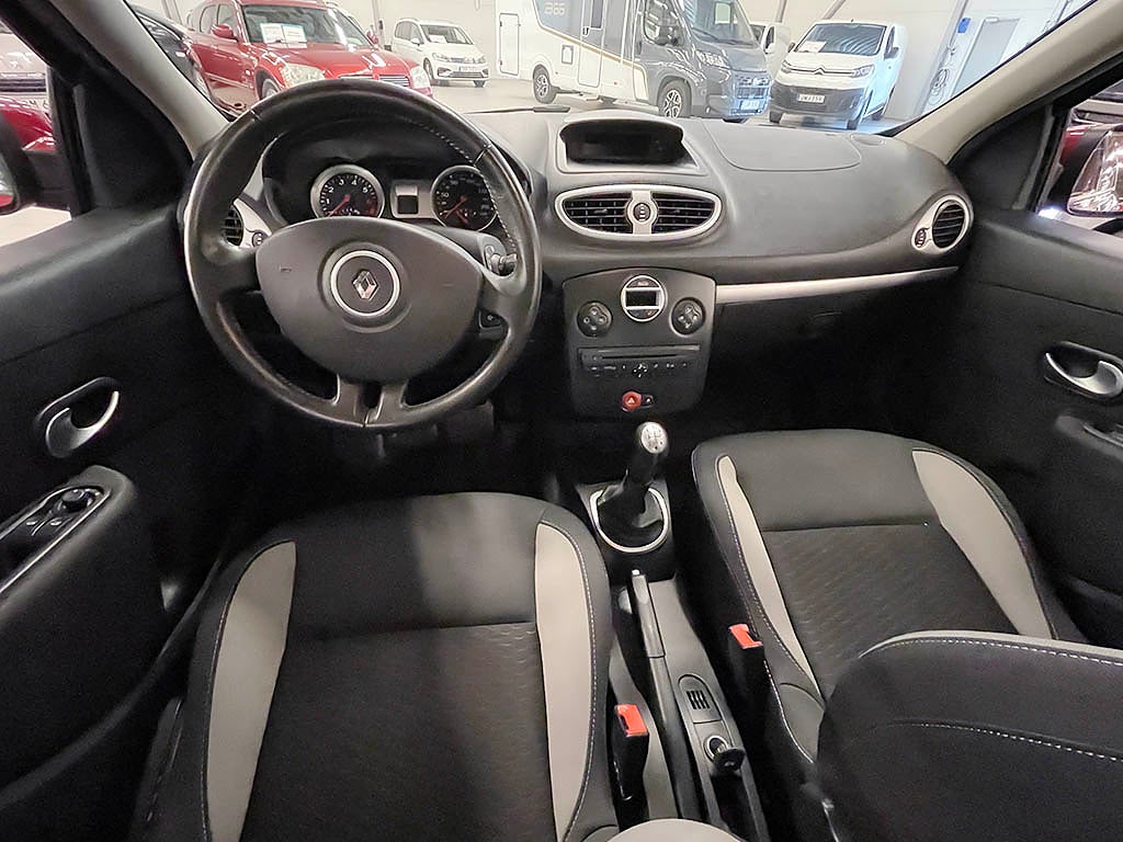 Renault Clio HalvKombi 1,2 75Hk