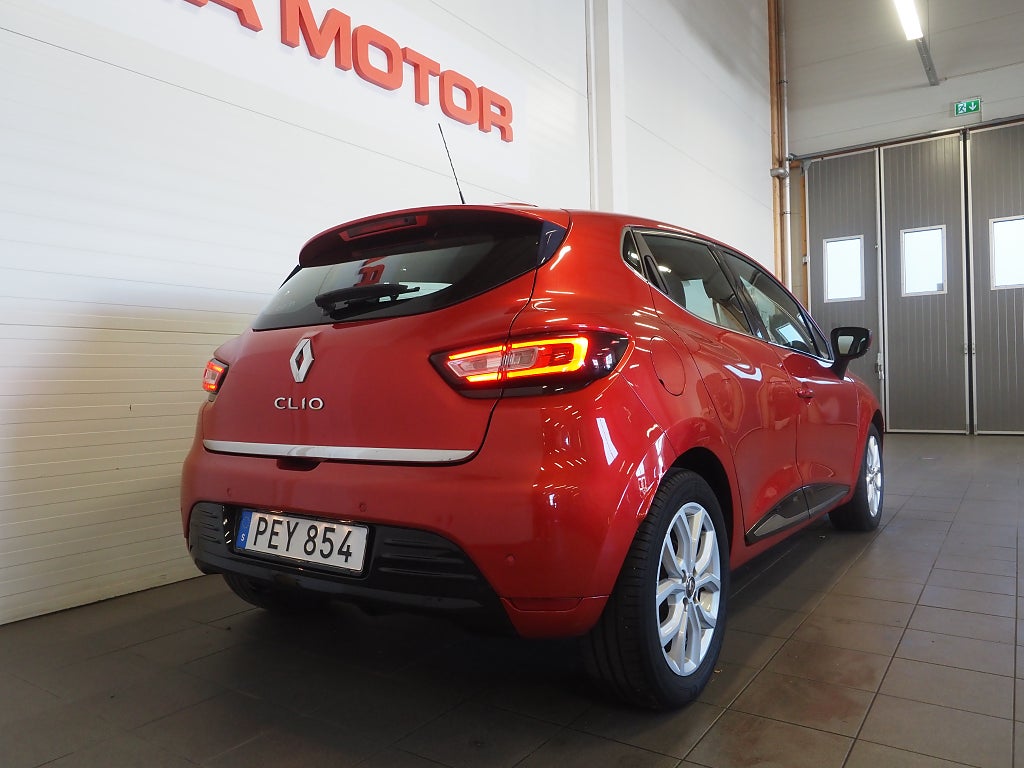 Renault Clio 1.2 TCe EDC 118hk Automat Intens P-Sensorer Navigation 2018