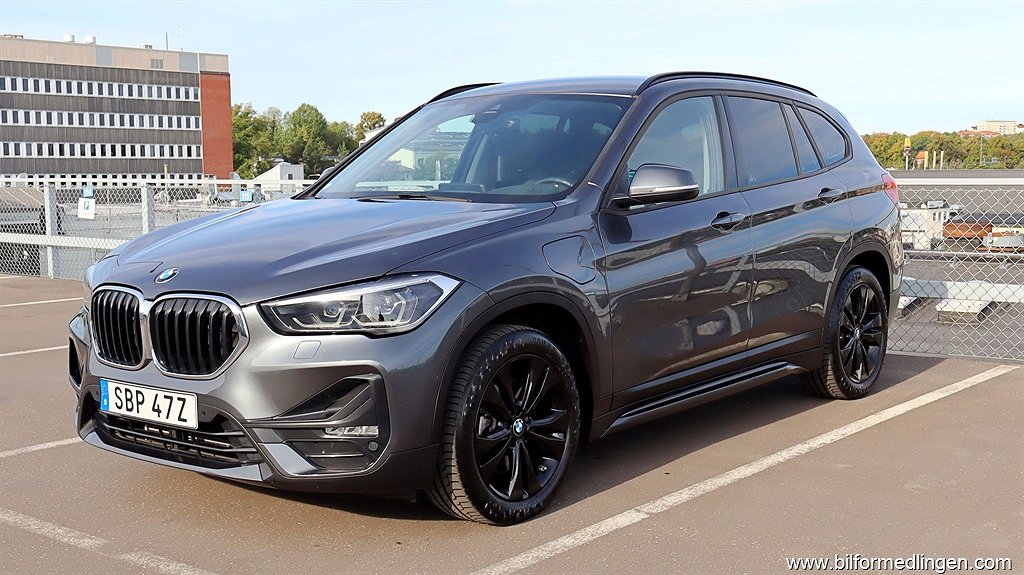 BMW X1 xDrive25e 9.7 kWh S/V-hjul HUD Kamera MOMS