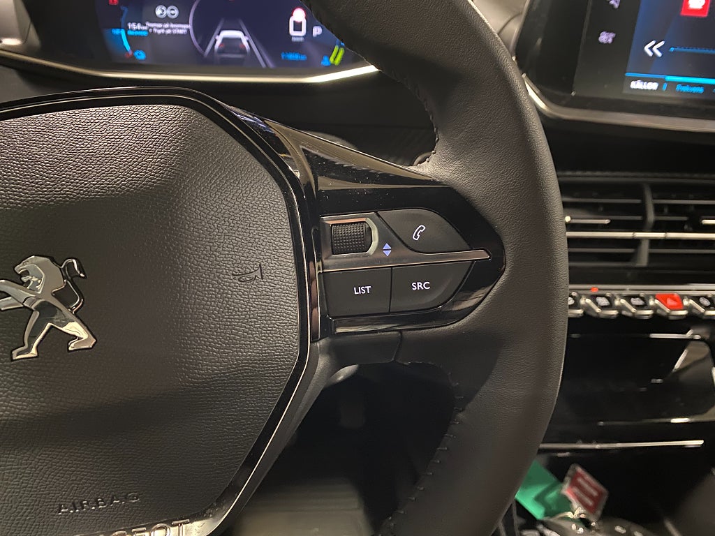 Bild på Peugeot 2008 e- Allure Pack Electric 136hk