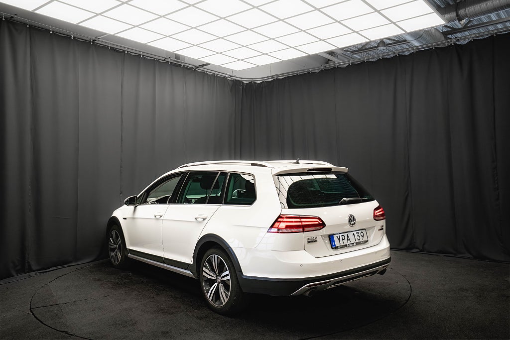 Volkswagen Golf Alltrack 1.8 TSI 4M Alltrack B-VÄRM DRAG KAMERA COCKPIT 180