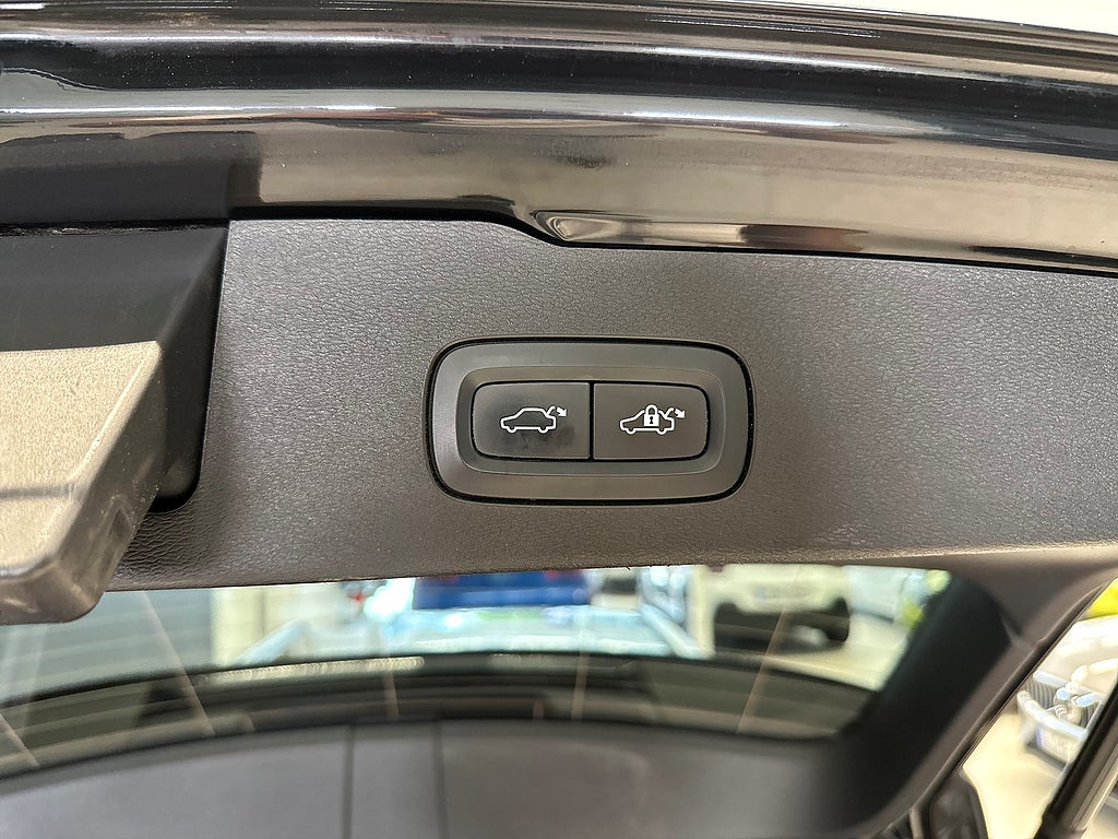 Volvo V60 D4 AWD/Momentum/DRAG/NAV/B-Kamera