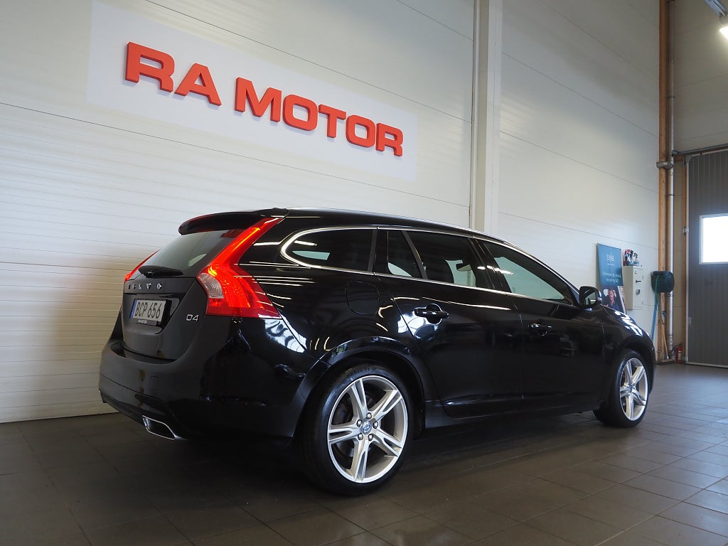 Volvo V60 D4 Geartronic 190hk Aut Summum VOC D-Värm Läder 2017
