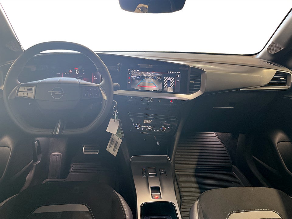 Bild på Opel Mokka GS Hybrid 1.2 Turbo 145hk Aut B-KAMERA CARPLAY